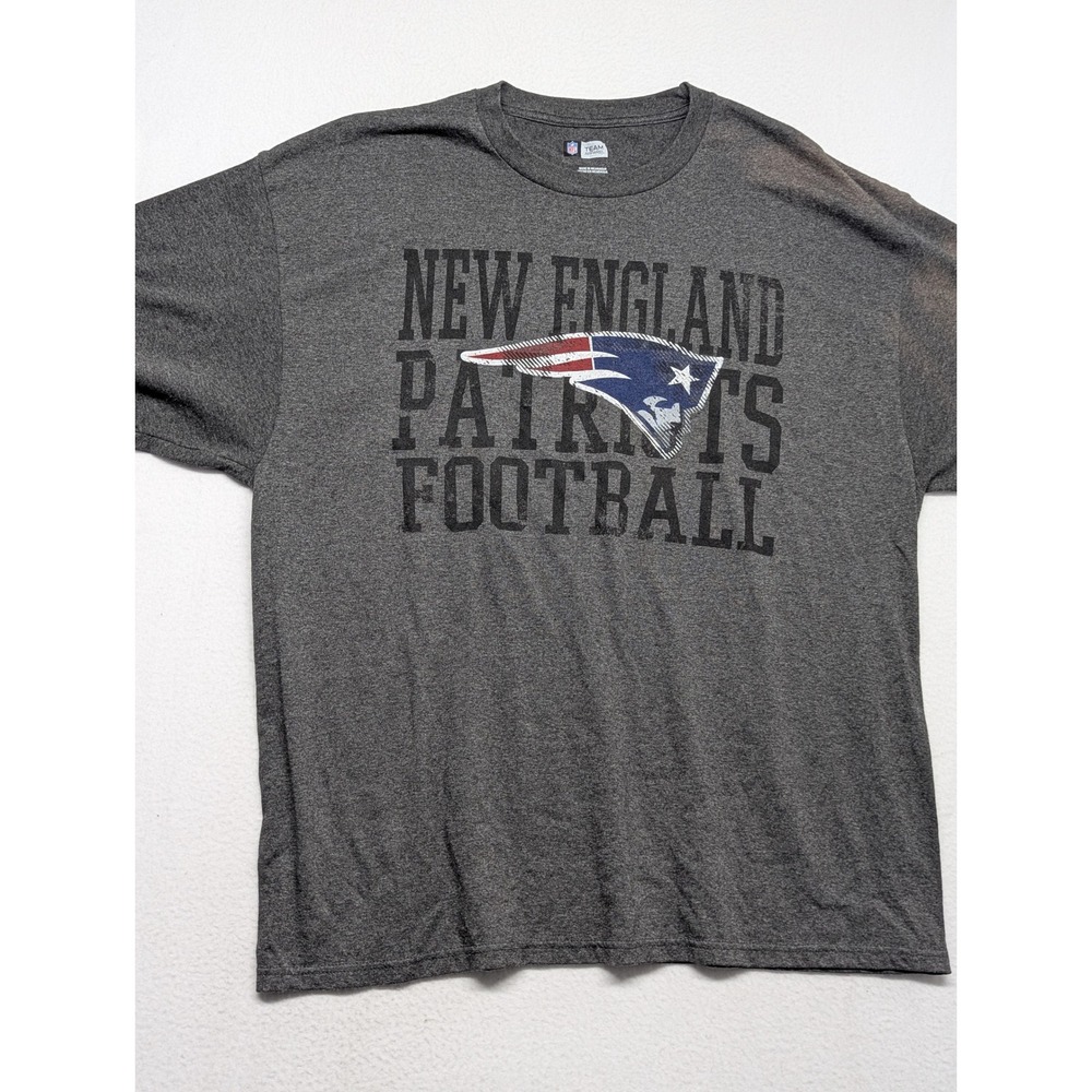 NFL New England Patriots Football T-Shirt Mens 2XL Gray Distressed FLAW